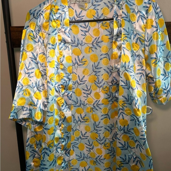 GREAT CONDITION Emily Stacy Size M Lemon Print Kimono Robe - Picture 2 of 4